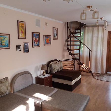 "Arttrakt" Hotell Lviv Eksteriør bilde