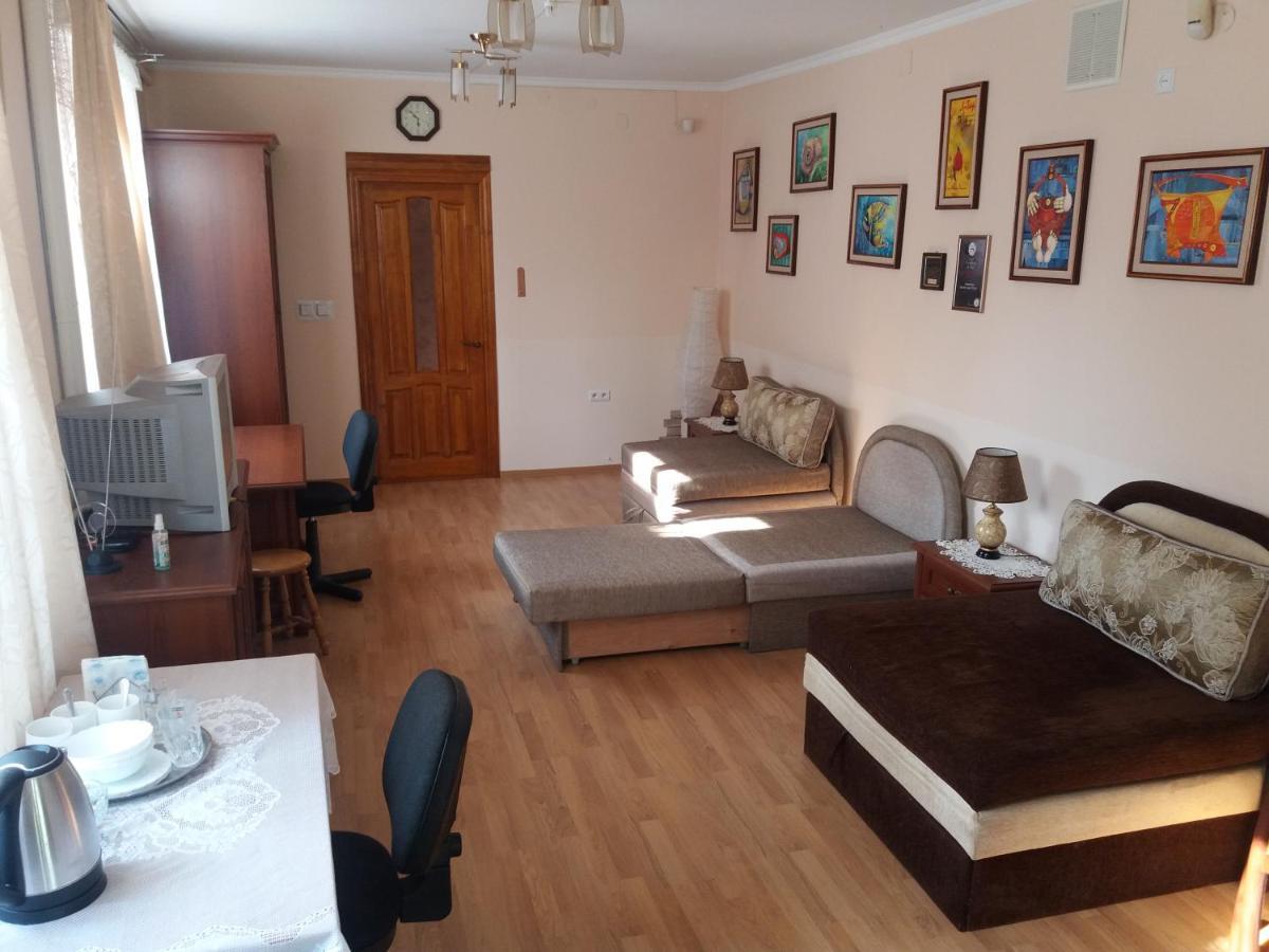 "Arttrakt" Hotell Lviv Eksteriør bilde