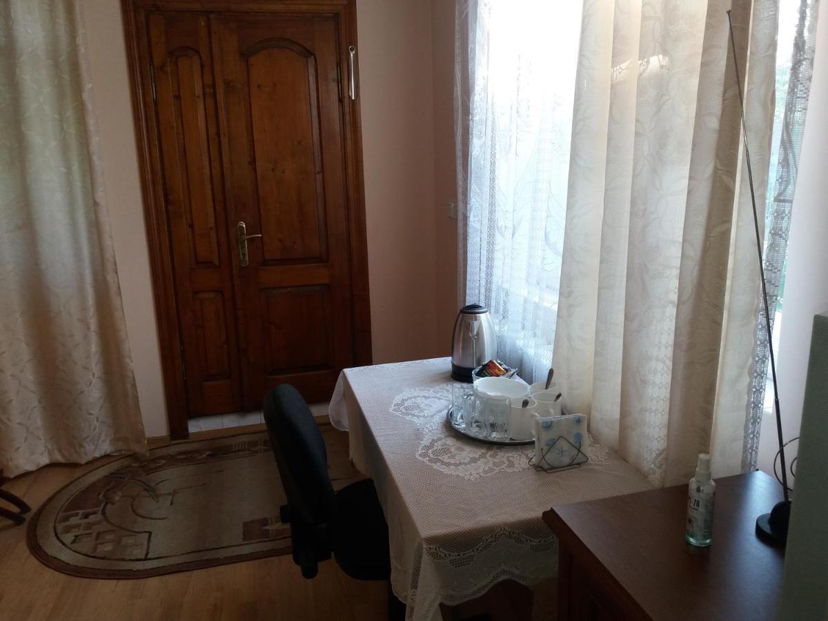 "Arttrakt" Hotell Lviv Eksteriør bilde