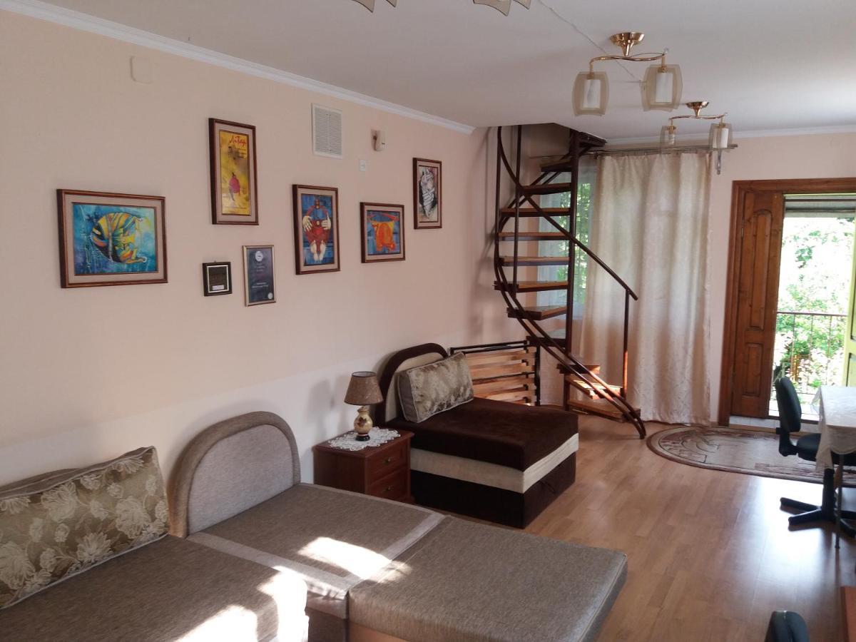 "Arttrakt" Hotell Lviv Eksteriør bilde