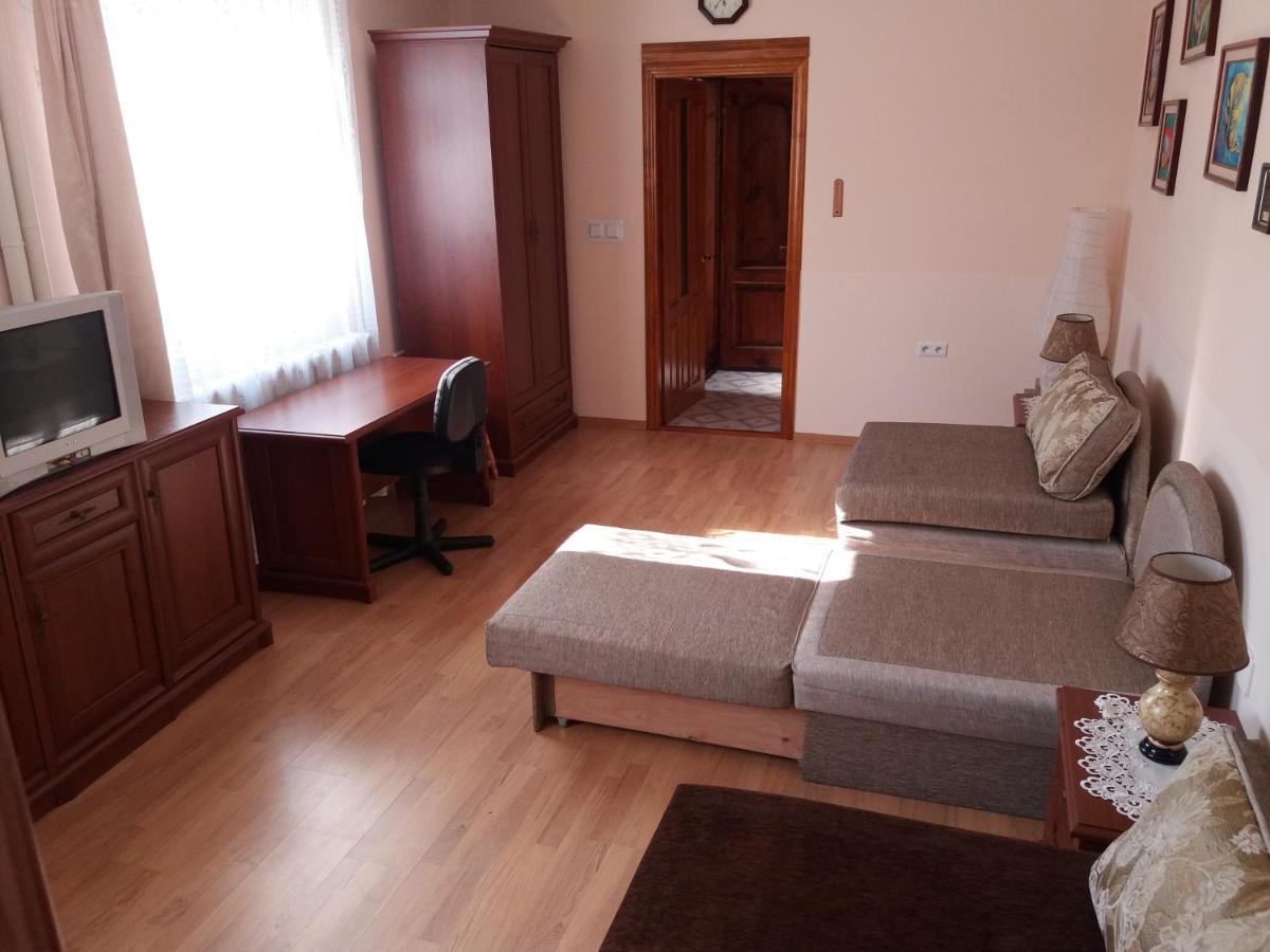 "Arttrakt" Hotell Lviv Eksteriør bilde