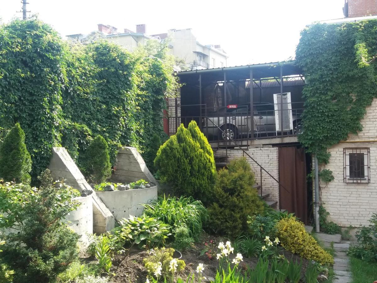 "Arttrakt" Hotell Lviv Eksteriør bilde